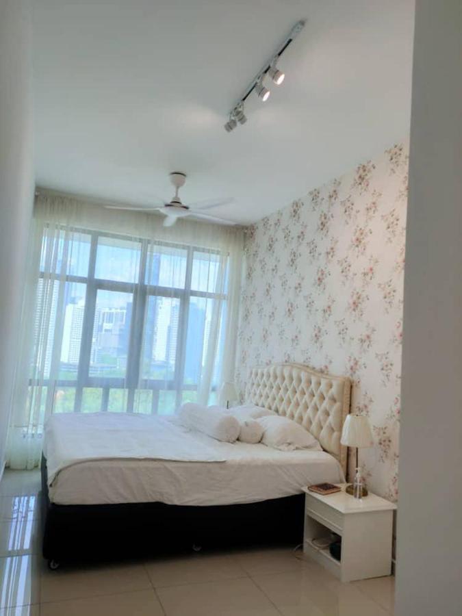Klcc Legasi Direct View With A Superking Bed At A 3-Bedroom Premium Unit Kuala Lumpur Exteriör bild