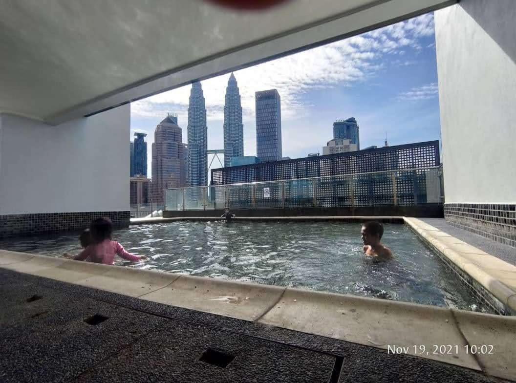 Klcc Legasi Direct View With A Superking Bed At A 3-Bedroom Premium Unit Kuala Lumpur Exteriör bild